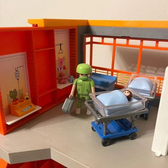 Play mobile hospital set - Picture 3 of 8